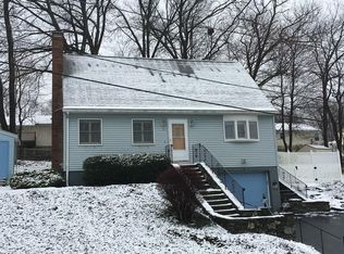 11 Vivian St, Worcester, MA 01603