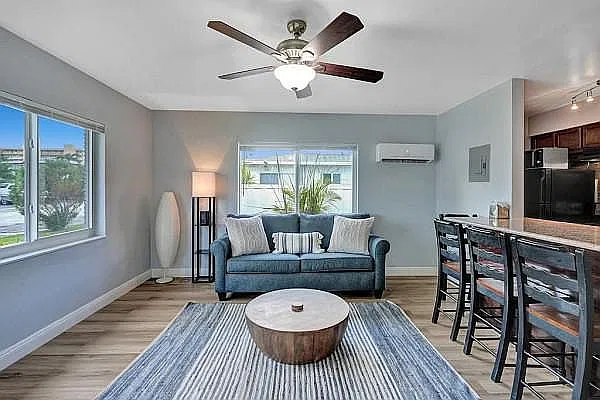 1 bed, 600 sqft, $1,895 — Photo 2
