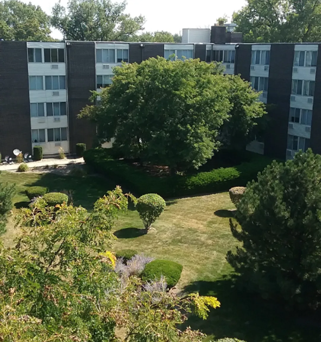 Marquette Apartments — Photo 4