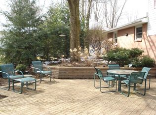 4910 Scott Dr, Hermitage, PA 16148