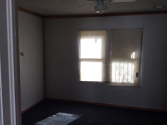 3rd image of 106 E Lincoln Ave