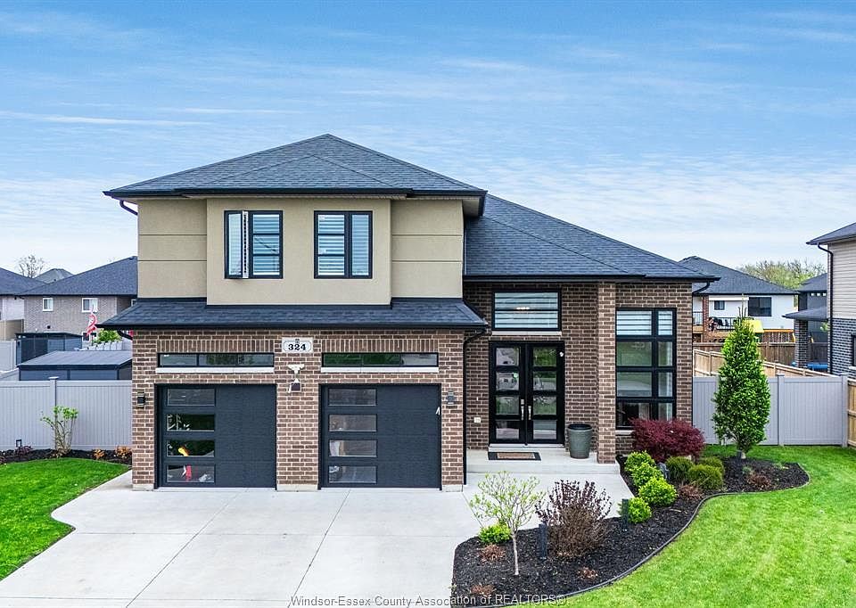 1st image of 324 Patten Cres