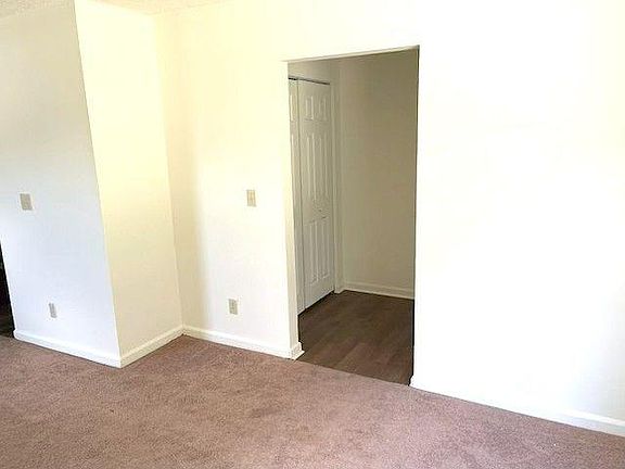 2nd image of 201 Dogwood Rd