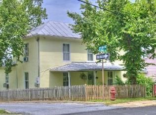 214 Lewis St, Lexington, VA 24450