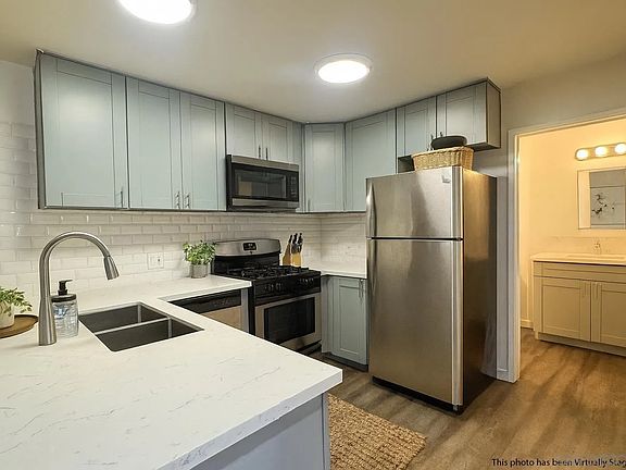 3rd image of 3029 Broadway Unit 14