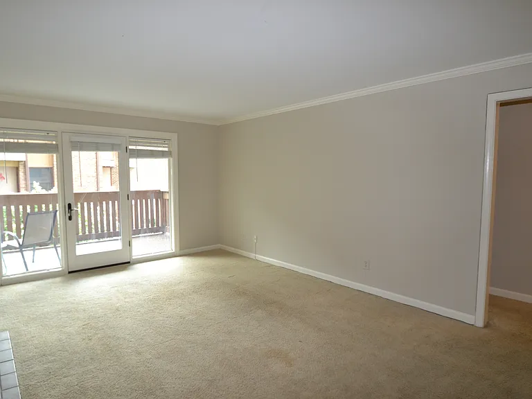 120 Hillsboro Pl — Photo 7