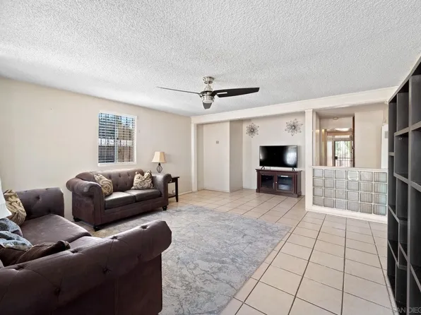 8843 Olive Dr, Spring Valley, CA 91977