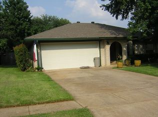 219 Ginger Ln, Euless, TX 76039