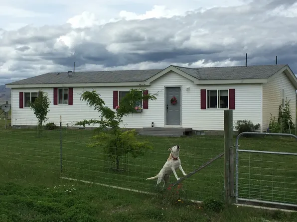 4 Drywater Rd, Okanogan, WA 98840