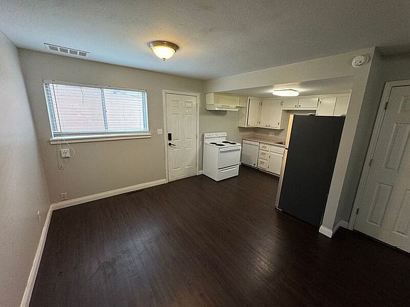 2nd image of 2929 E University St APT 9
