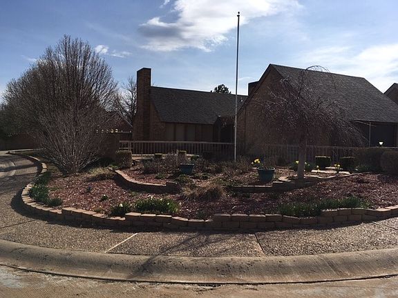 2nd image of 2401 Brentford Pl