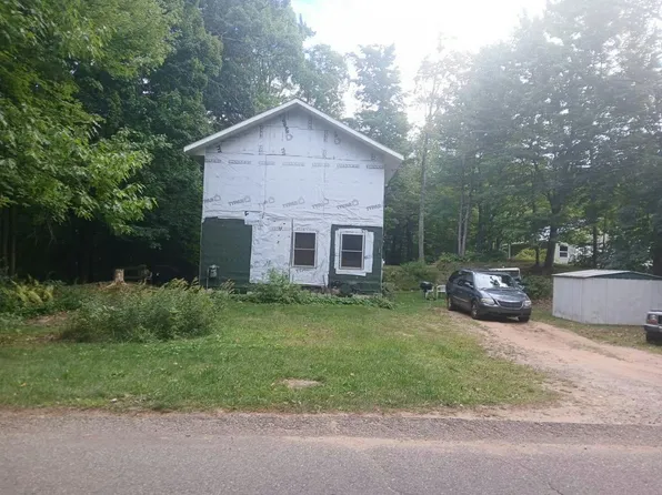2533 Center St, Marquette, MI 49855