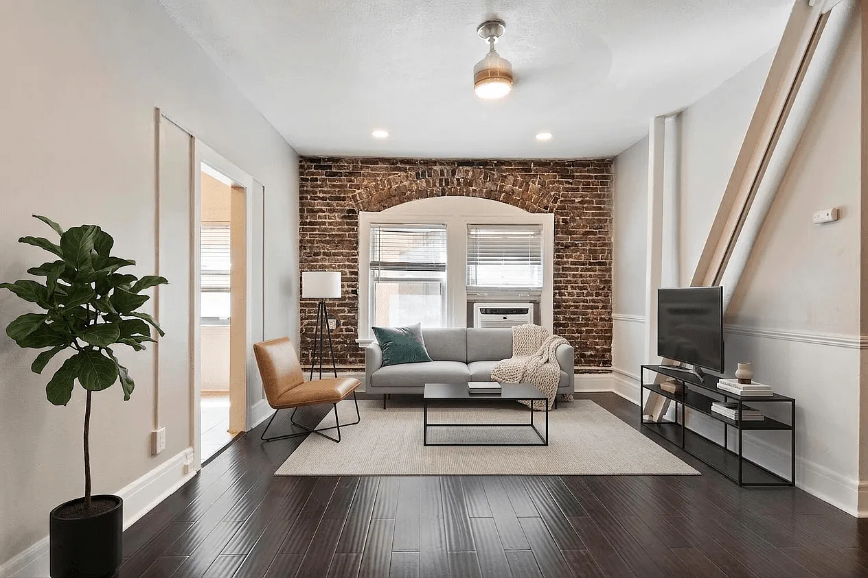 Brookmore Apartments — Photo 1