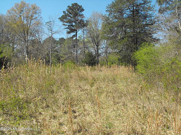 4th image of 0 Berry St