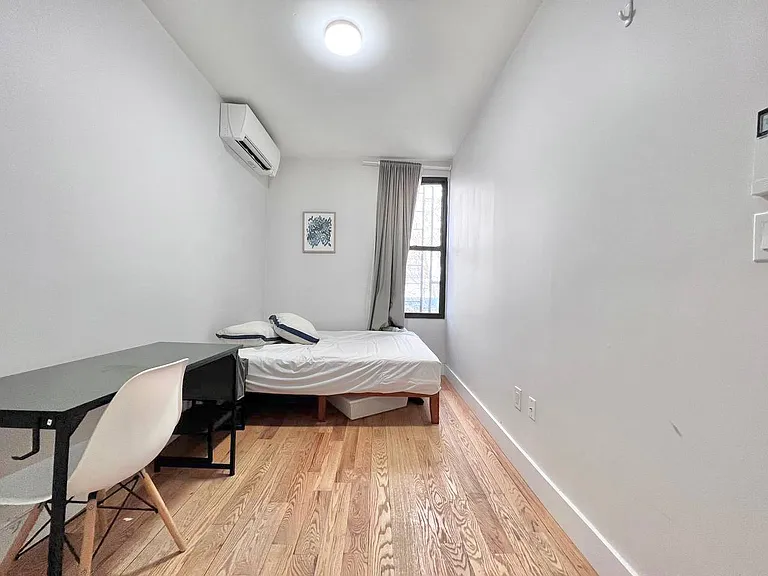 879 Cypress Ave #2L — Photo 6