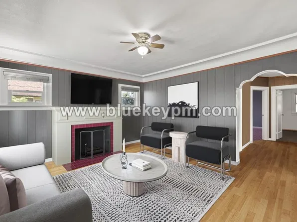 1313 7th St, Oregon City, OR 97045