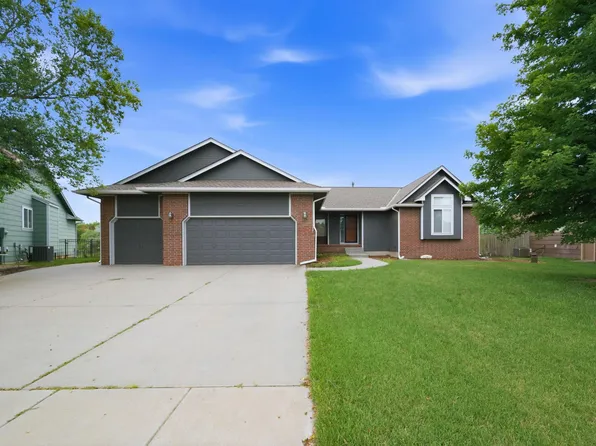 715 E Rolling View Dr, Valley Center, KS 67147