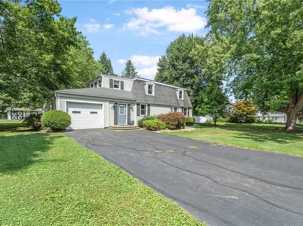 21 Algonquin Dr, Horseheads, NY 14845