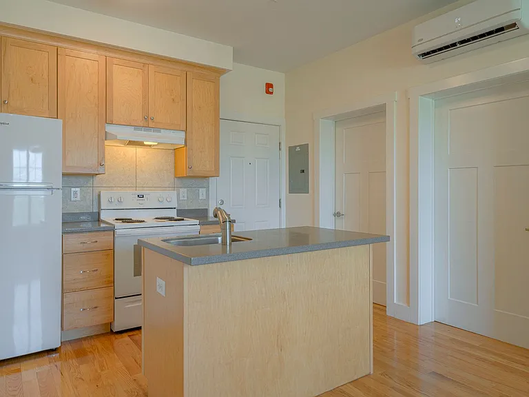 Hilltop — Photo 11