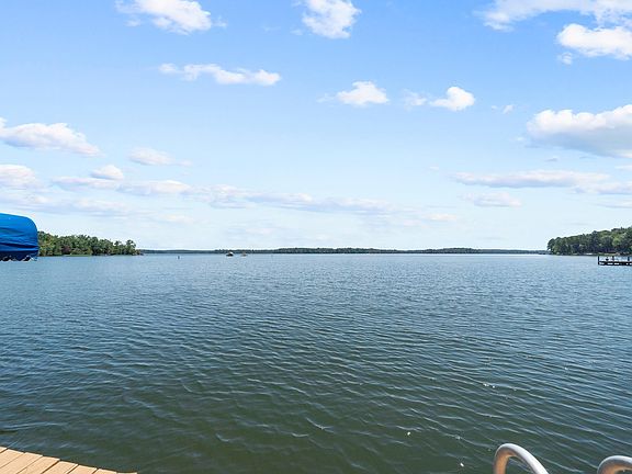 4th image of 264 Winding River Rd