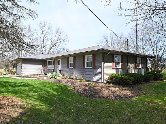 4th image of 3172 E River Rd