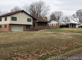 805 N Grand Ave, Eldon, MO 65026