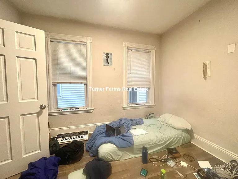 45 Crescent Ave #1R — Photo 9