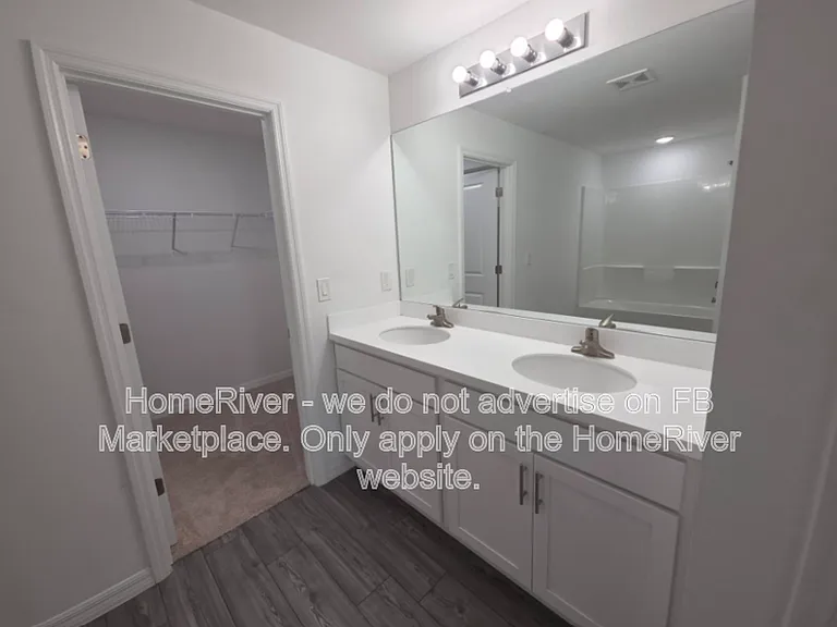 4303 NE 12th Ct — Photo 16