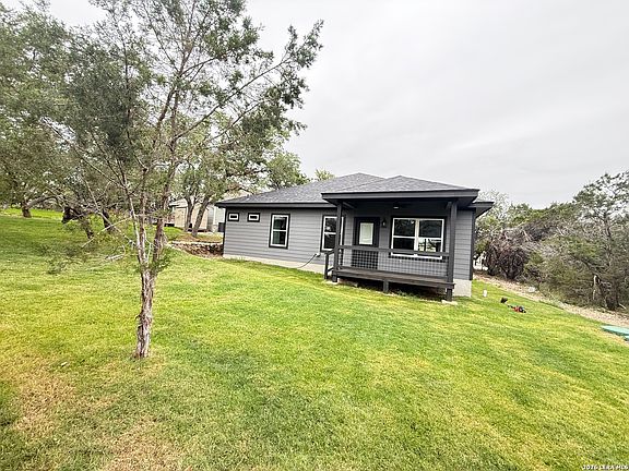 4th image of 124 LOOKOUT  CT