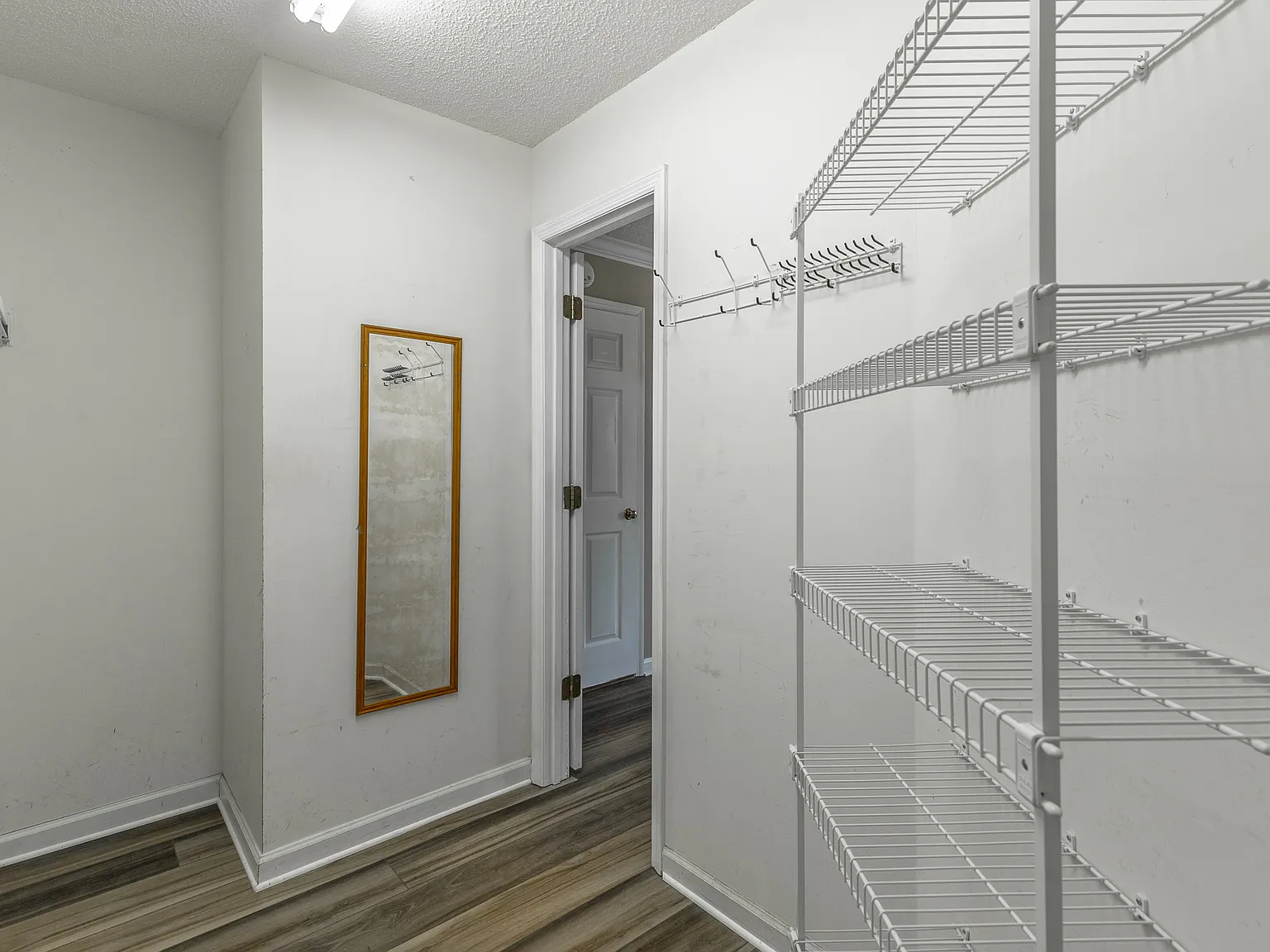 6405 Flag Point Dr — Photo 2