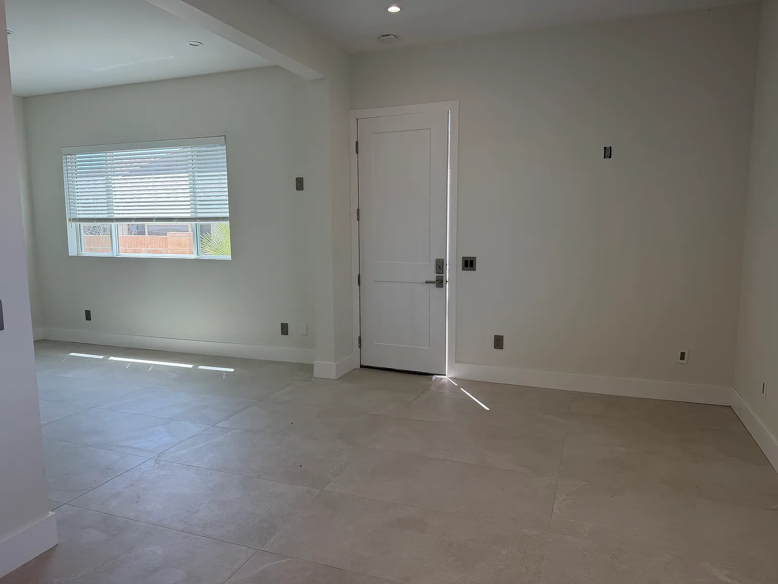 Studio, 600 sqft, $2,695 — Photo 3