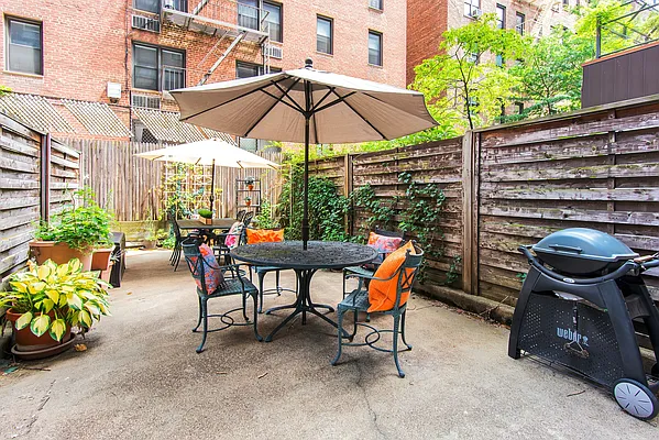 Sold by Daniel Gale Sotheby's International Realty | media 11