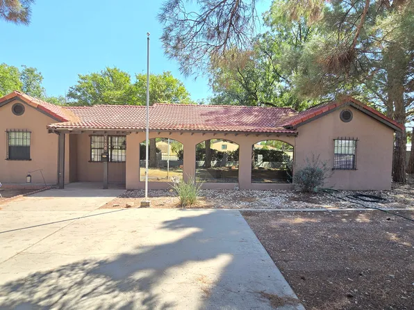 1106 N Canal St, Carlsbad, NM 88220