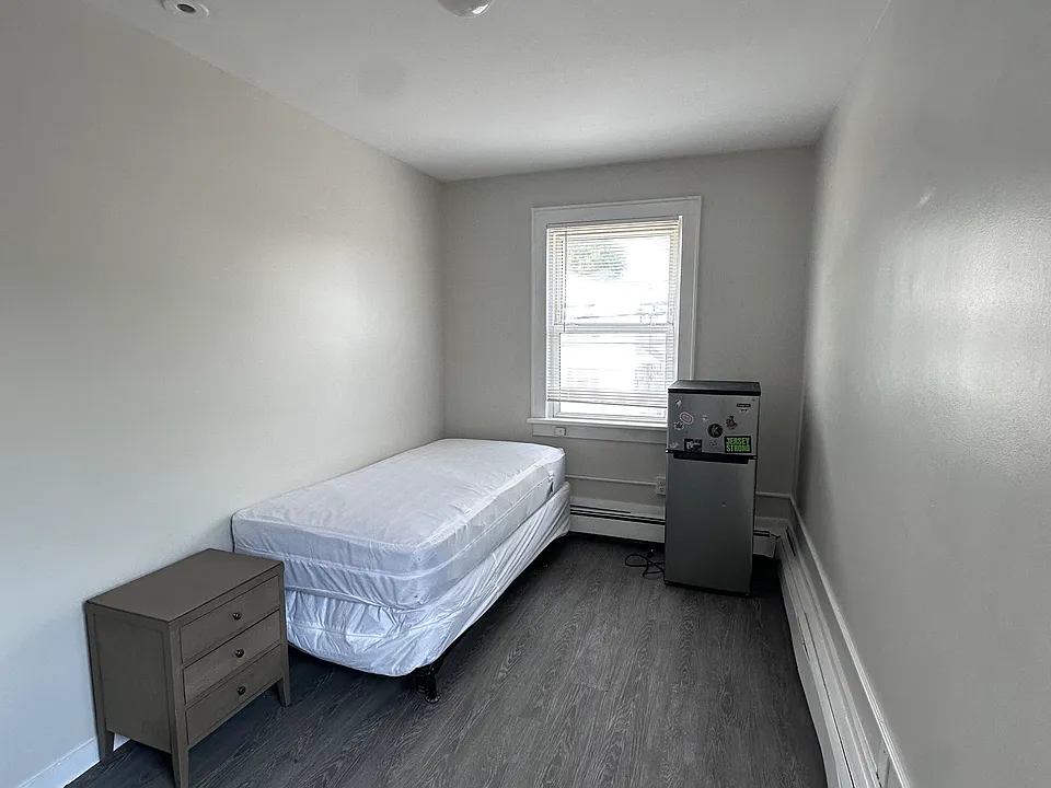 159 Jackson Ave #11