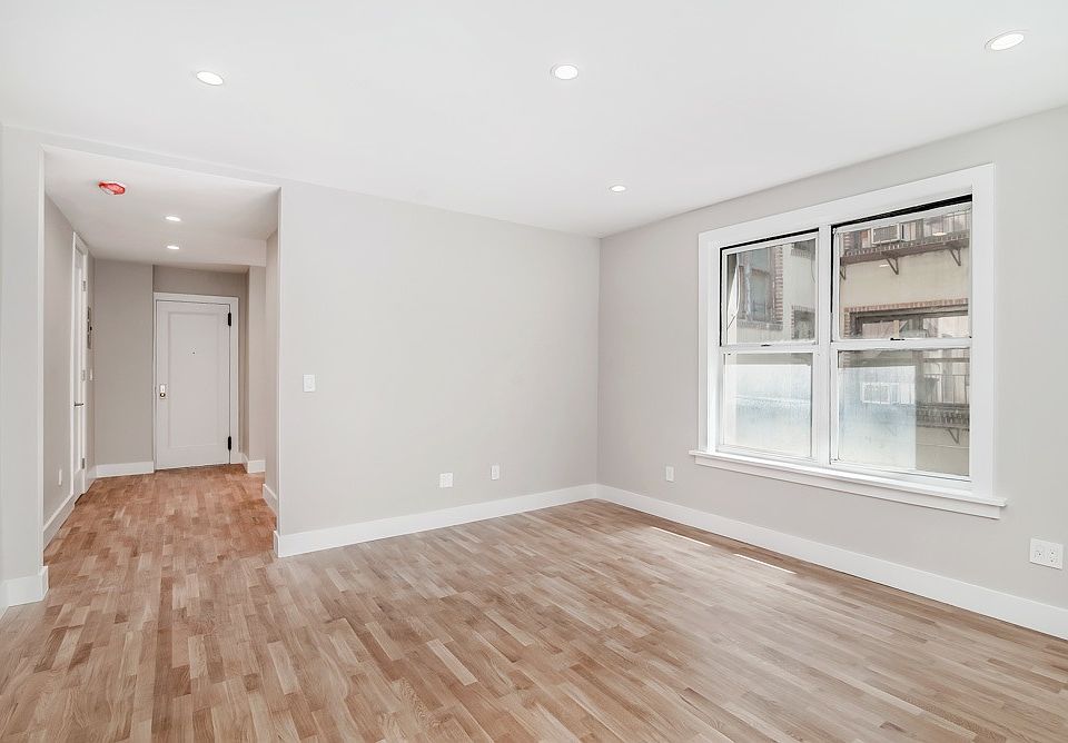 2nd image of 807 Saint Marks Ave #B5b