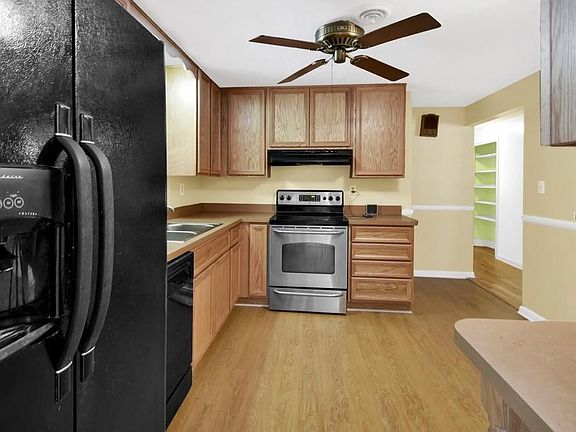 5th image of 3124 Boger Blvd E
