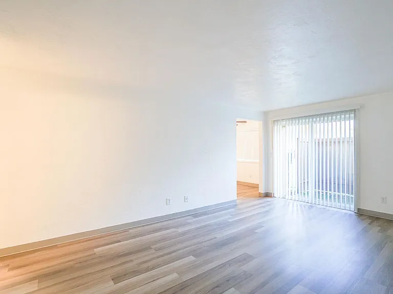 Westwood Apartments — Photo 18