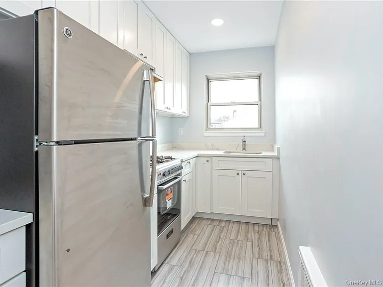 15 Quinby Ave #1E — Photo 9