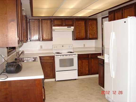 3rd image of 814 SE 141st Ave
