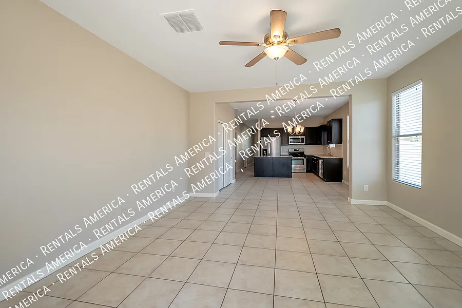 4 Bed PLUS Bonus Room, located in Queen Creek! — Photo 4