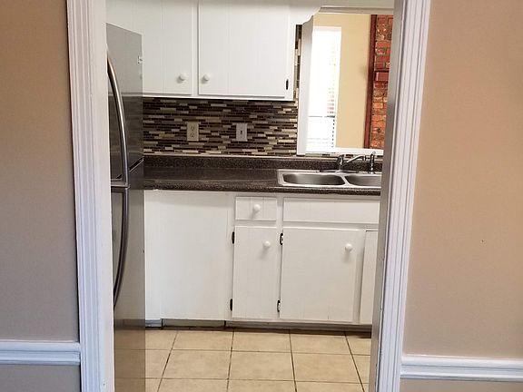 4th image of 2653 Woodley Park Dr