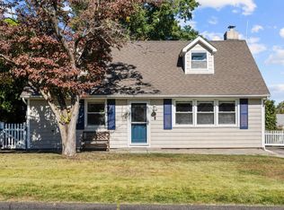 36 Middlebury St, Stamford, CT 06902