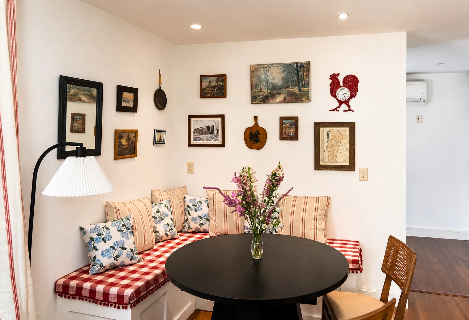 Studio, 500 sqft, $2,050 — Photo 3