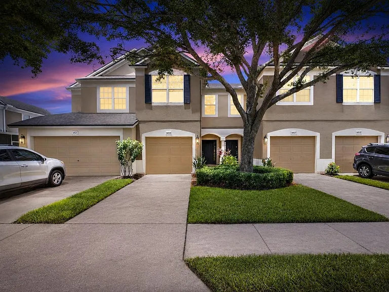 4979 Pond Ridge Dr — Photo 3