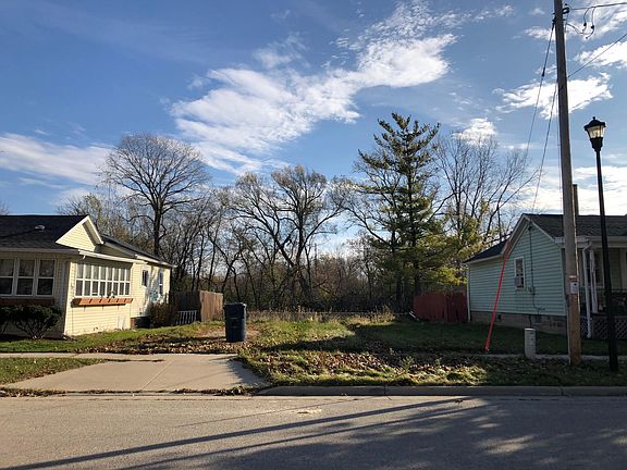 2nd image of 107 N Lincoln Ave