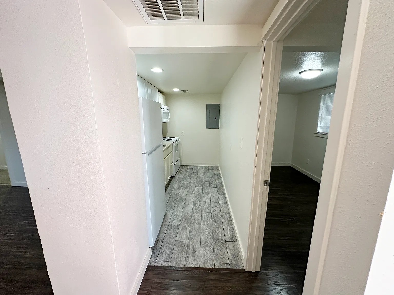 2 bed, 800 sqft, $1,650 — Photo 1