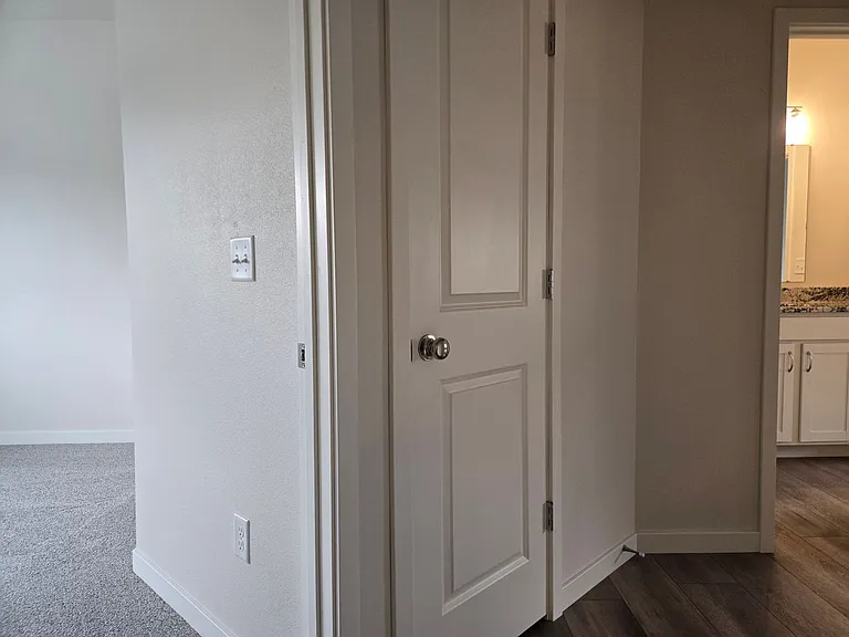 1609-1615-1654 Aspen Ct — Photo 17