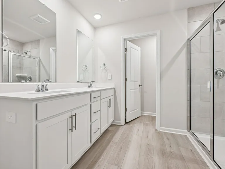 1041 Saint Lawrence Dr — Photo 21