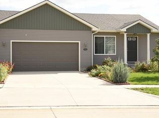 2531 River Meadows Dr, Des Moines, IA 50320