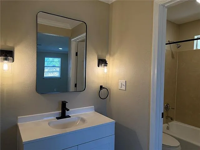 7820 Windward Ct — Photo 8